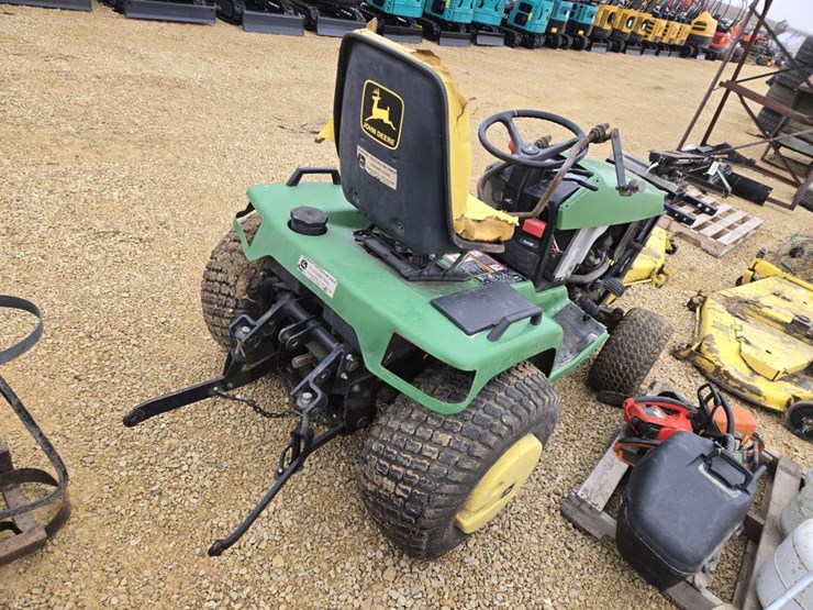 john-deere-445-image-8