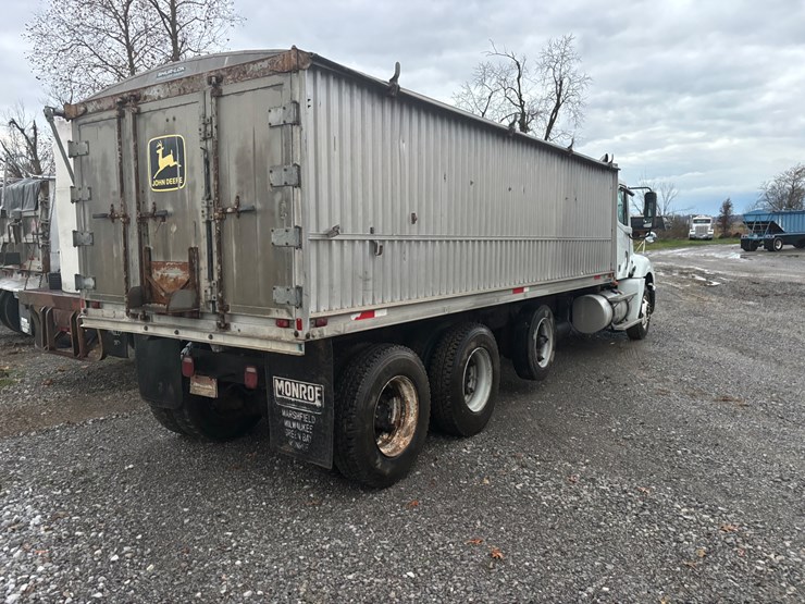 #1402-•-2007-freightliner-image-5