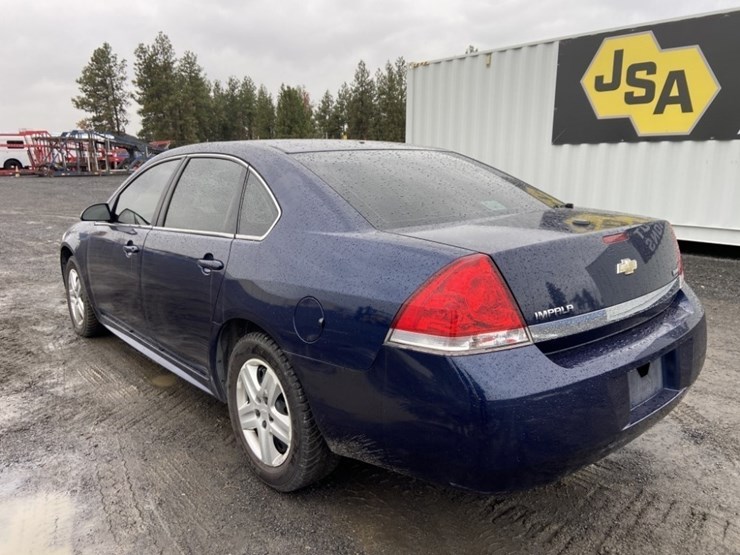 2010-chevrolet-impala-sedan-image-3