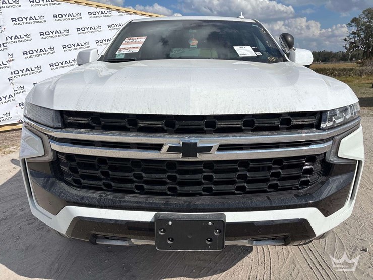 2023-chevrolet-tahoe-image-24