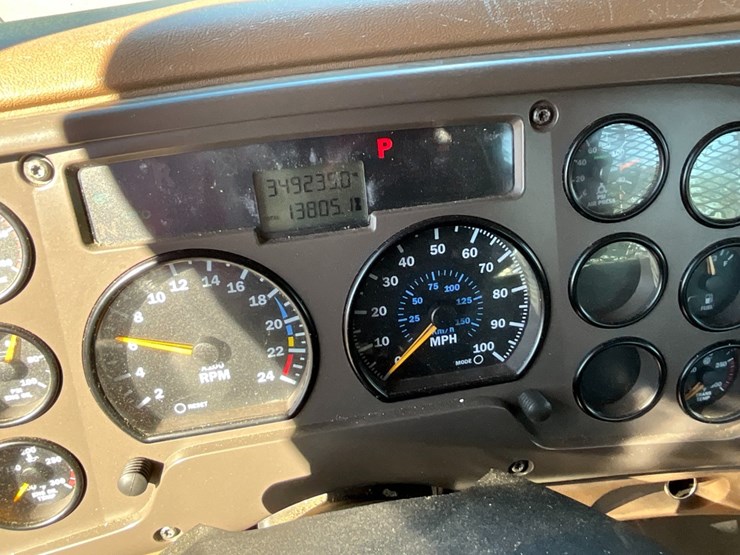 2007-mack-cv713-flatbed-w/-moffett-hookup-image-20