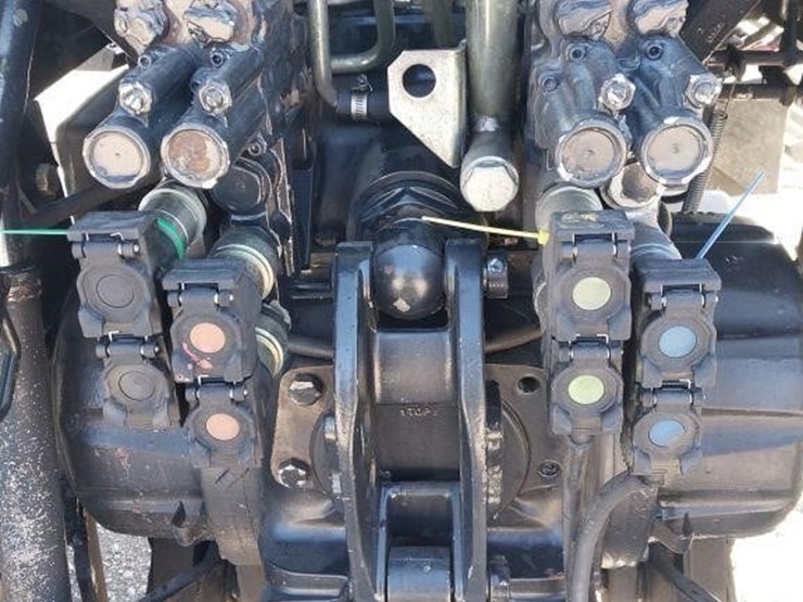 2003-new-holland-ts110-image-7