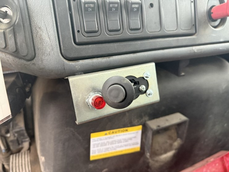 2006-international-7300-image-79