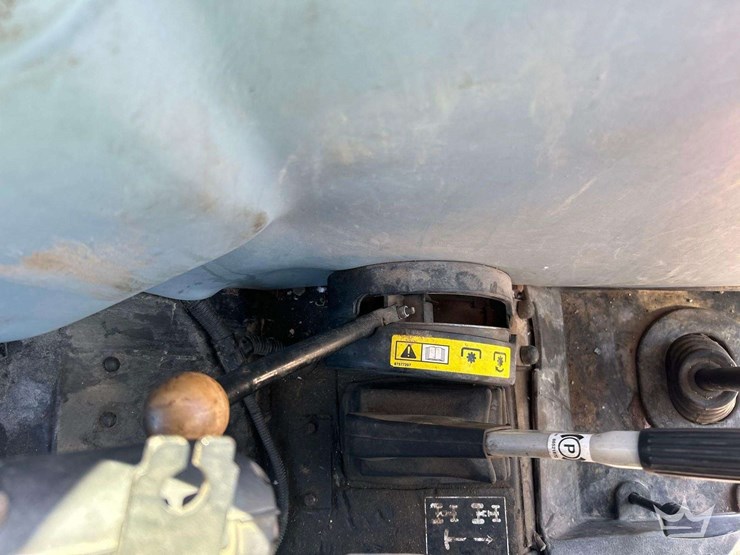 2010-new-holland-td5050-image-19