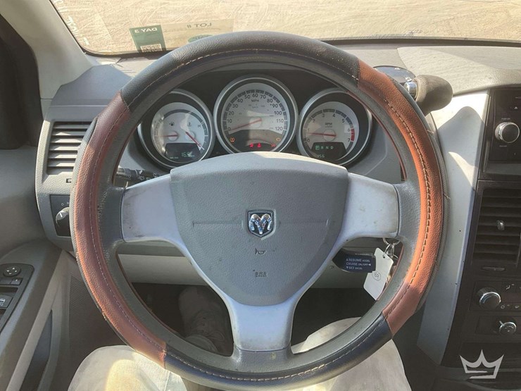 2010-dodge-grand-caravan-image-14