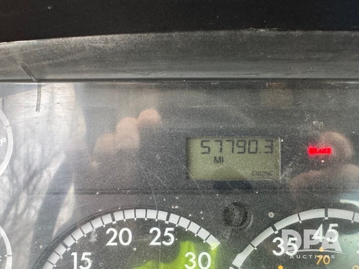 2009-freightliner-lp-truck-(dr12787-unit-5255)-image-18