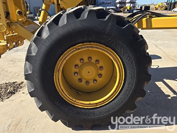 2016-caterpillar-120m2-image-15