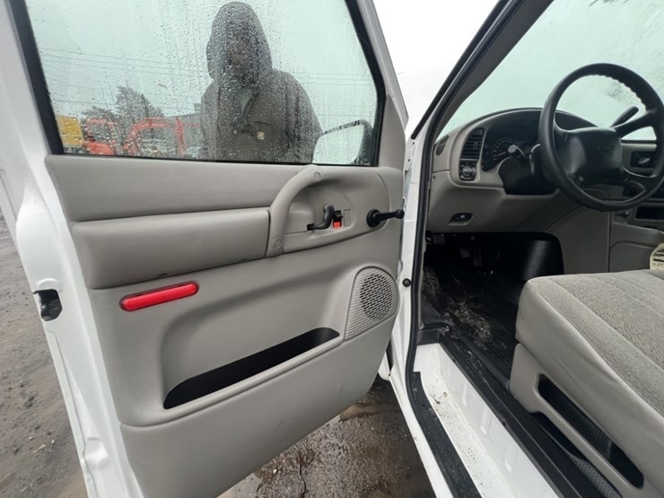 2005-chevrolet-astro-image-24