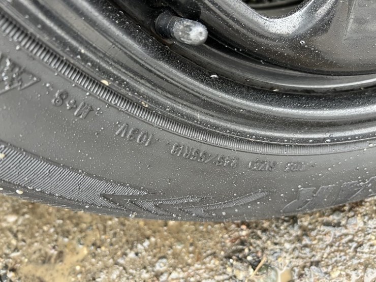 2017-ford-explorer-image-17