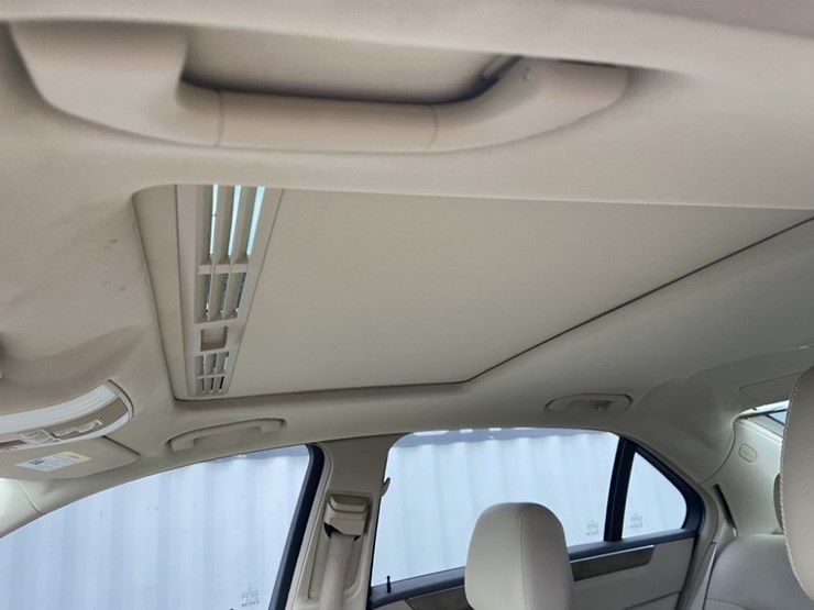 2011-mercedes-benz-e350-awd-sedan-image-40