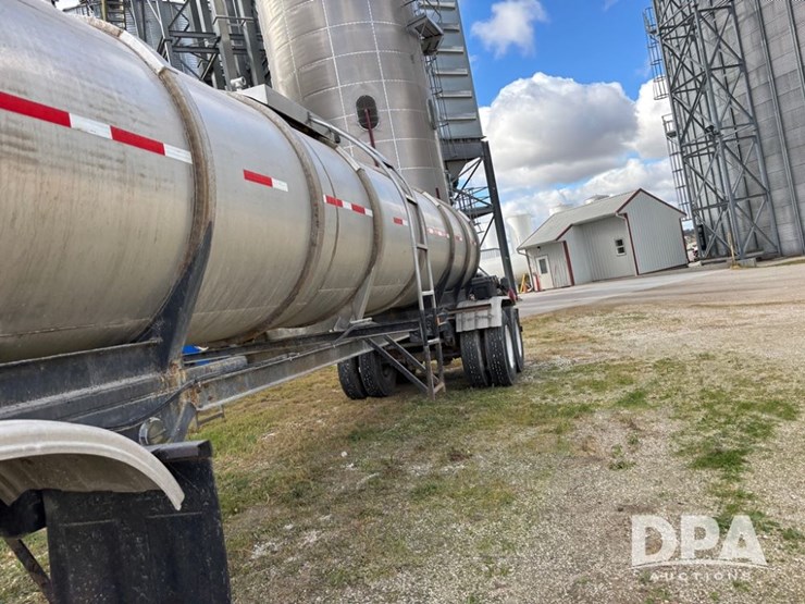 1974-heil-trailer-image-24