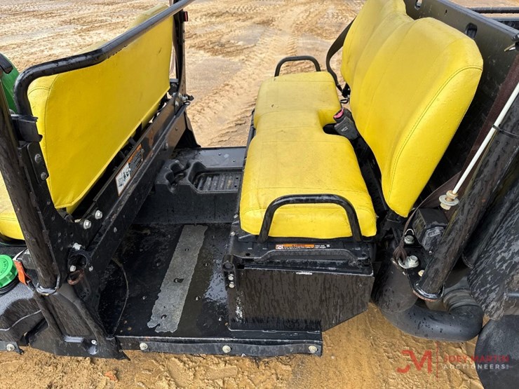 john-deere-gator-image-12