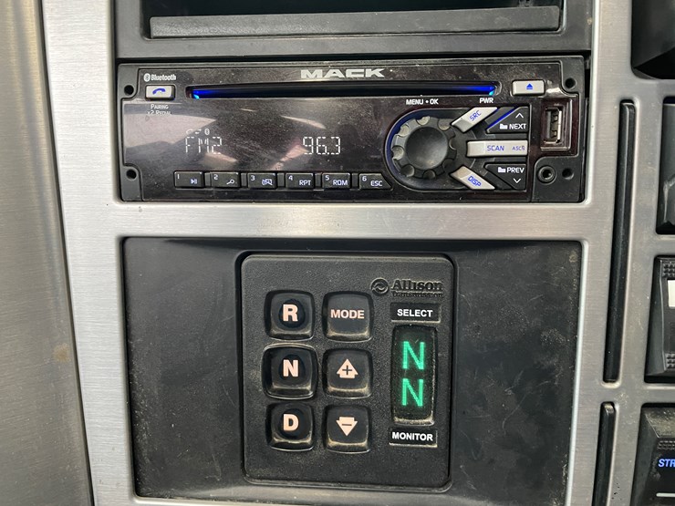 #1059-•-2021-mack-gr104b-quad-axle-dump-truck-(title-in-delay)-image-42