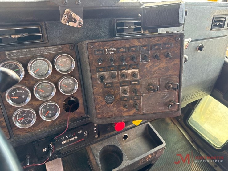 1997-kenworth-day-cab-truck-tractor-image-20