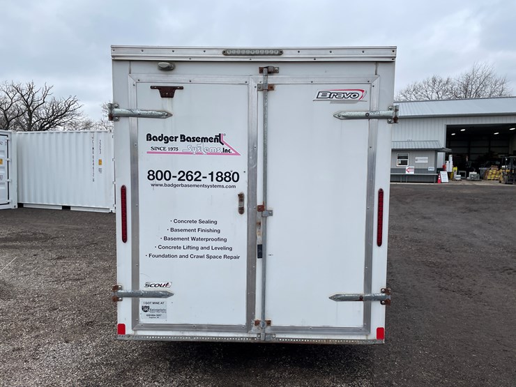 #1089-•-12'-single-axle-enclosed-trailer-(has-wi-title)-image-6