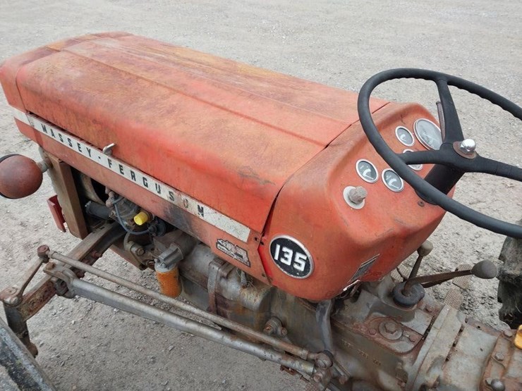 massey-ferguson-135-image-9