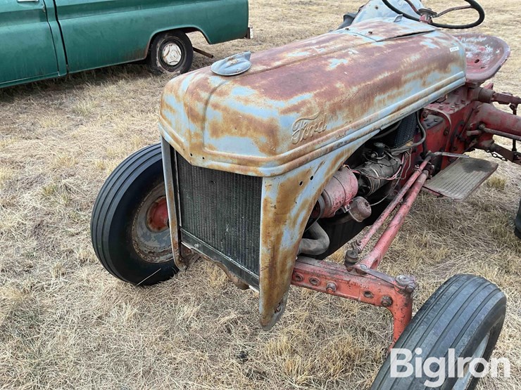 1950-ford-8n-image-12