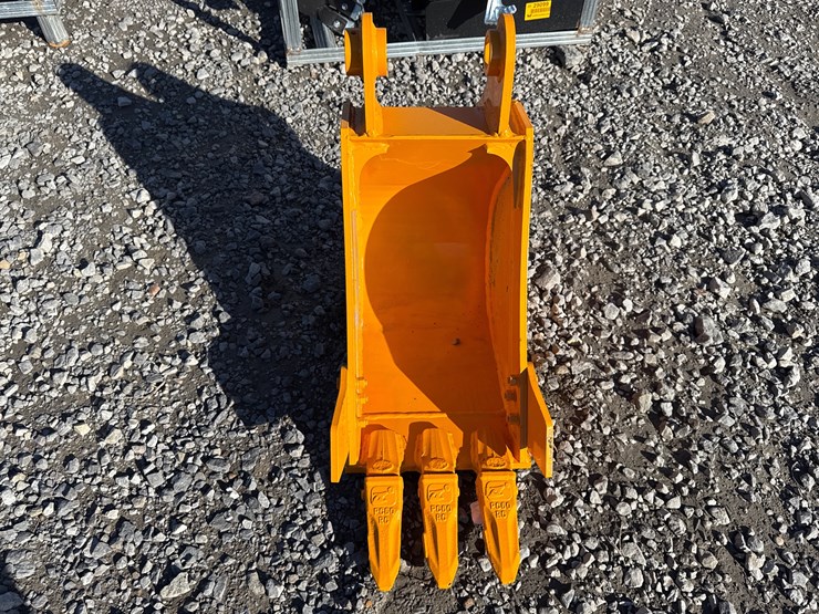 caterpillar-305-image-5