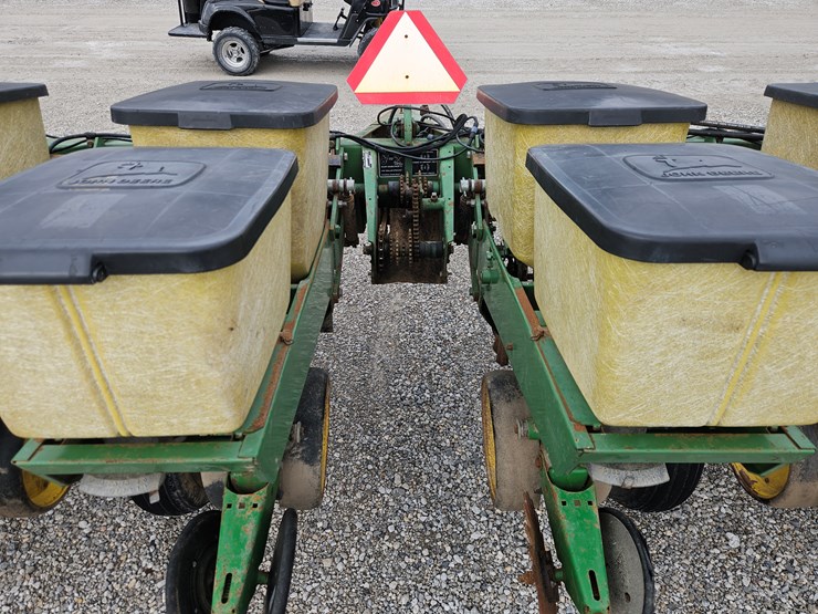 john-deere-7000-image-6