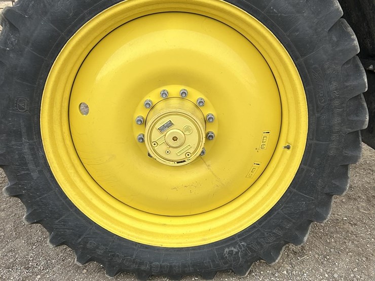 2017-john-deere-r4038-image-11