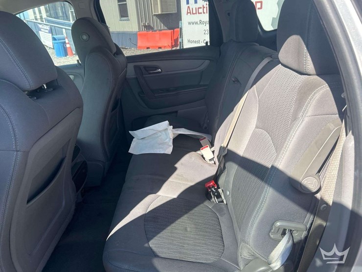 2016-chevrolet-traverse-image-21