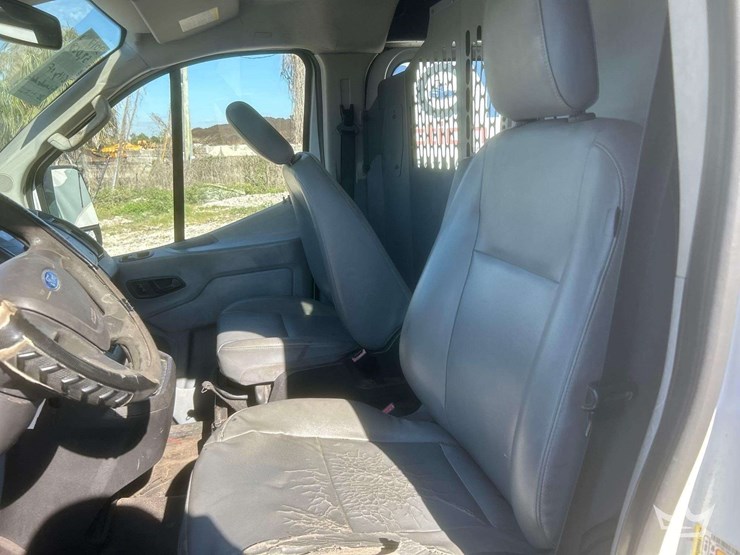 2017-ford-transit-image-16