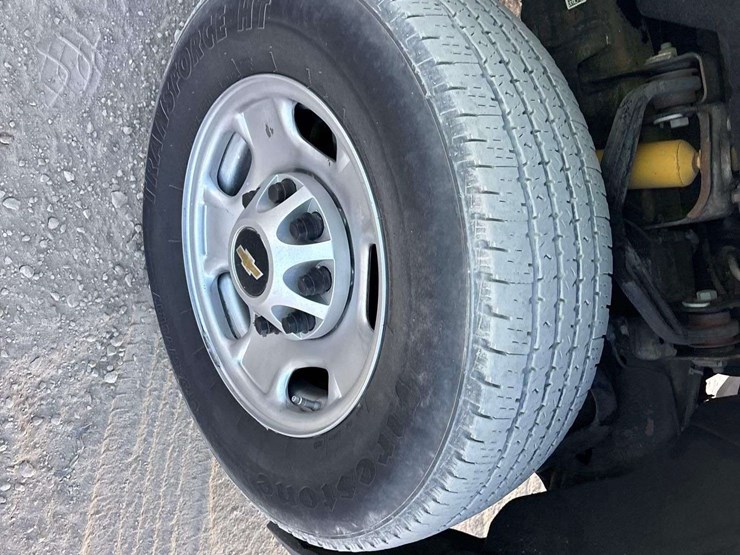 2018-chevrolet-3500-image-23