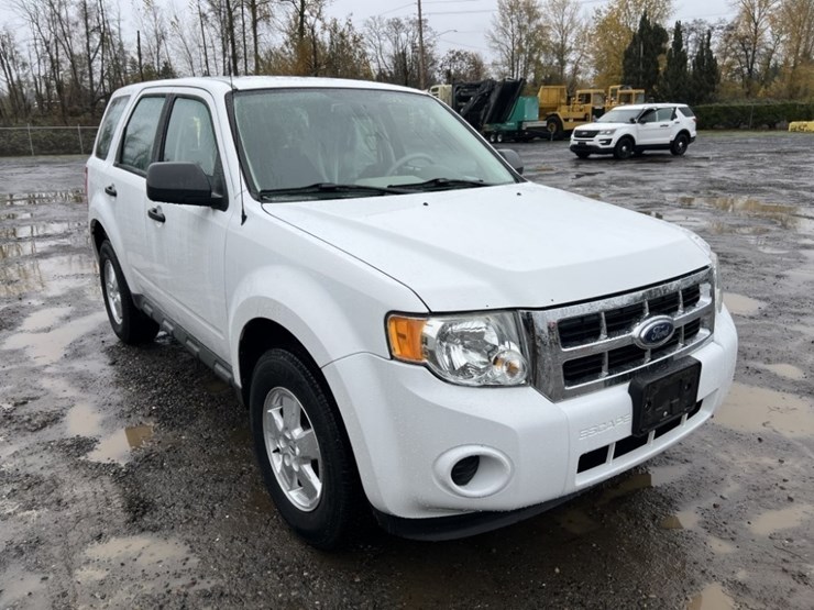 2009-ford-escape-image-2