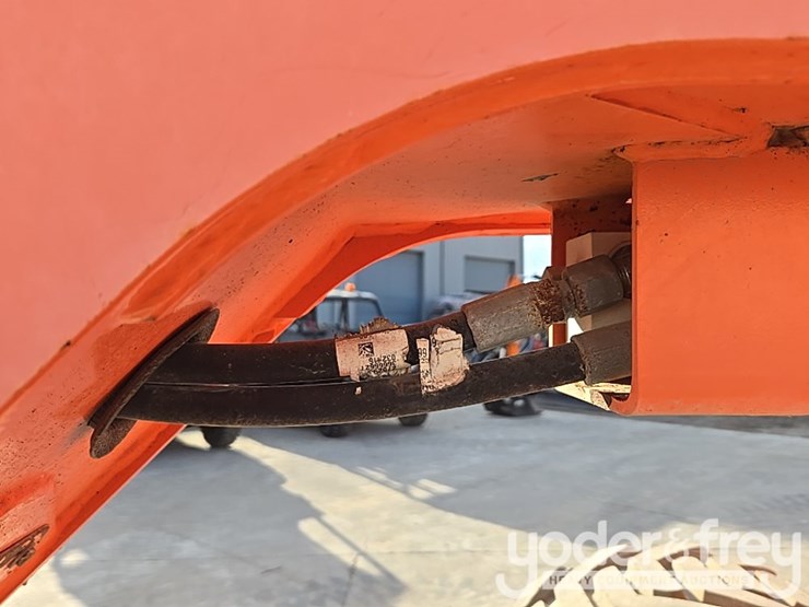 2014-jlg-800aj-image-27