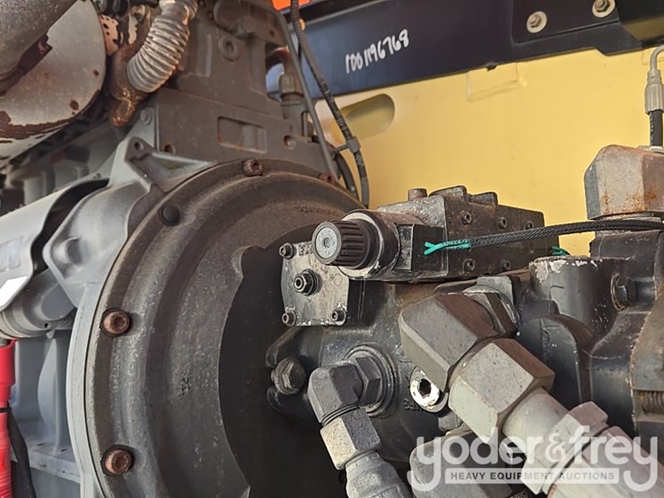 2014-jlg-800aj-image-86