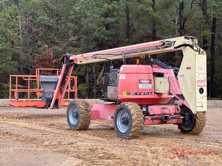 2013-jlg-600aj-image-1