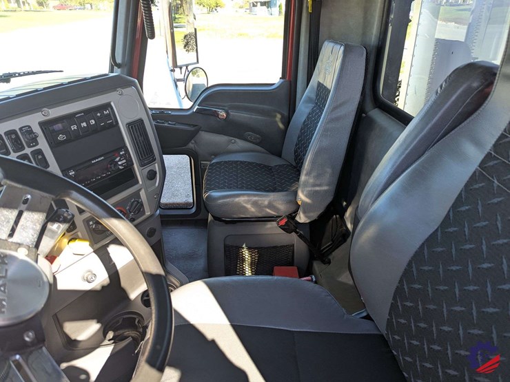 2016-mack-granite-gu713-image-43