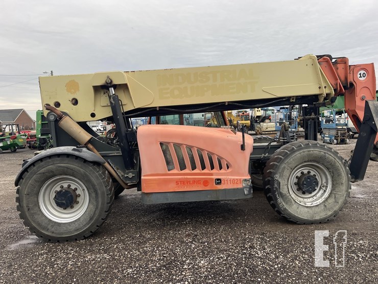 2011-jlg-g10-55a-image-5