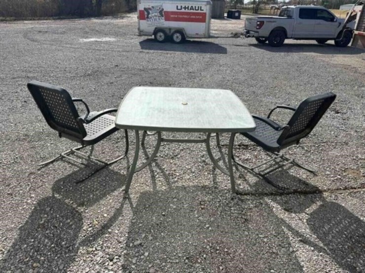 2-x-vintage-metal-chairs-&-outdoor-table-image-5