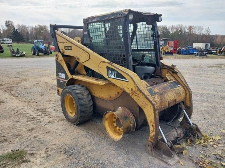 caterpillar-252b-image-3