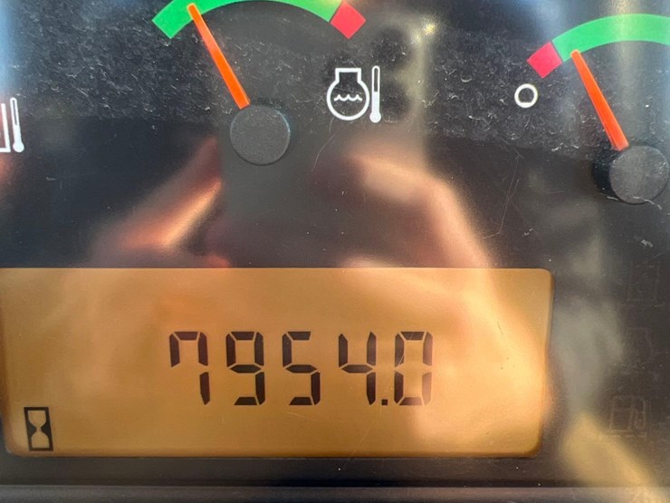 2015-caterpillar-d5k2-lgp-image-19