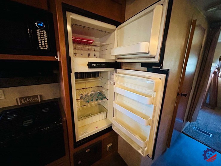 2011-keystone-hornet-platinum-31rbds-t/a-camper-trailer-image-67