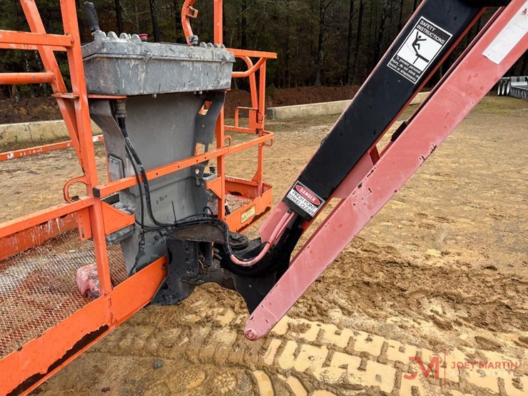 2013-jlg-600aj-image-13