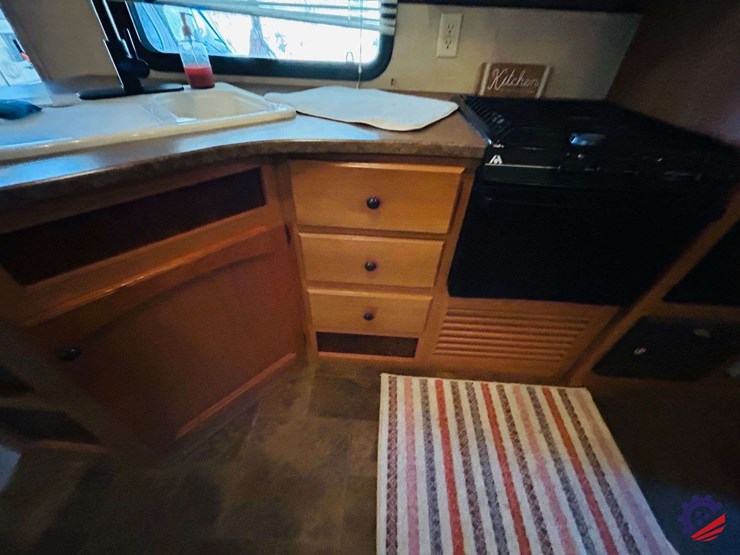 2011-keystone-hornet-platinum-31rbds-t/a-camper-trailer-image-70