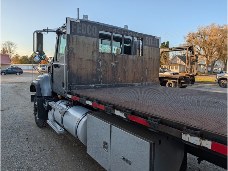 2006-mack-cv713-flatbed-image-13