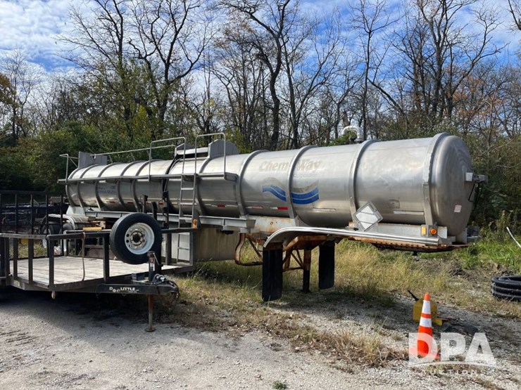 1982-heil-trailer-image-4