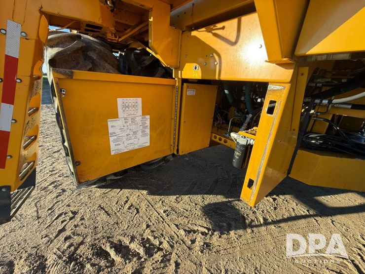 2012-oxbo-8435-image-67