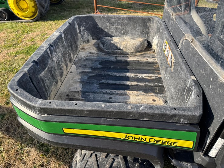 john-deere-gator-image-12