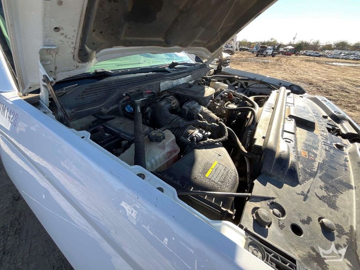 2015-chevrolet-3500hd-image-9