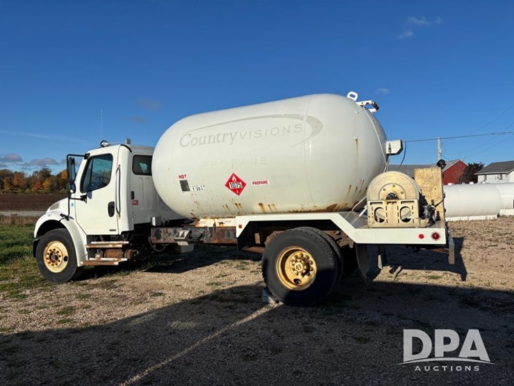 2005-freightliner-business-class-lp-bobtail-truck-(dr12590-unit-6501)-image-5