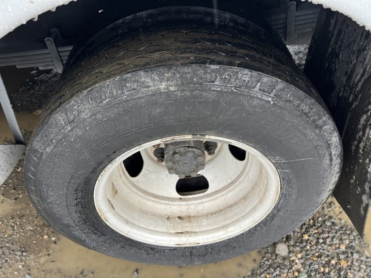 2014-chevrolet-express-paratransit-bus-image-17