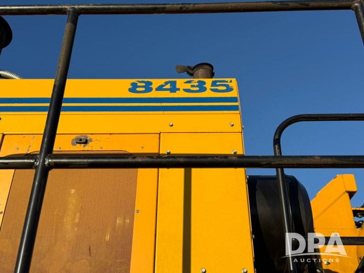 2012-oxbo-8435-image-29