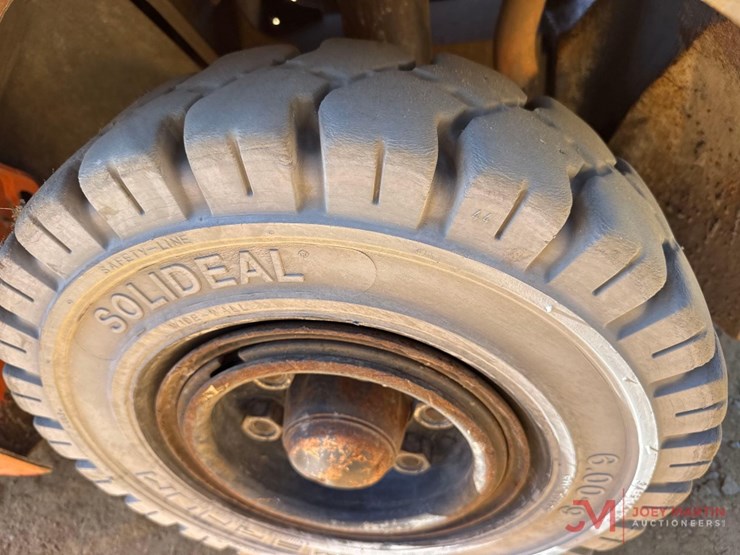 2001-toyota-8fgu25-image-9