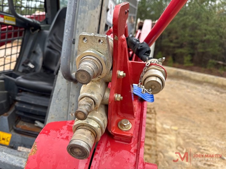 2020-takeuchi-tl8r-image-3