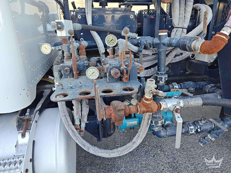 2016-peterbilt-337-image-50